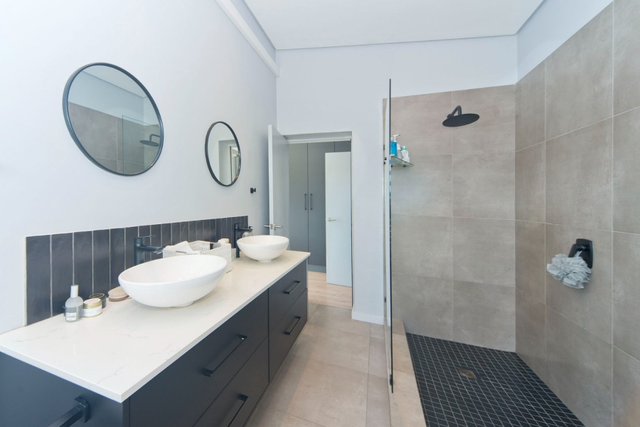 4 Bedroom Property for Sale in Simola Western Cape